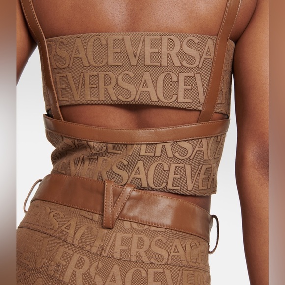 VERSACE BODICE TOP WITH ALLOVER LOGO
Style ID - Picture 13 of 16